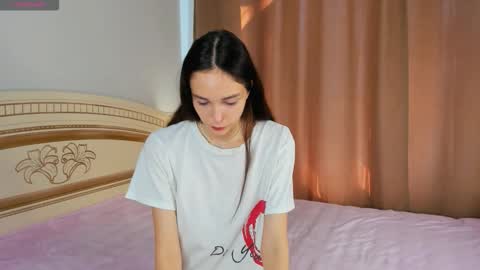 Elly online show from September 28, 7:17 am