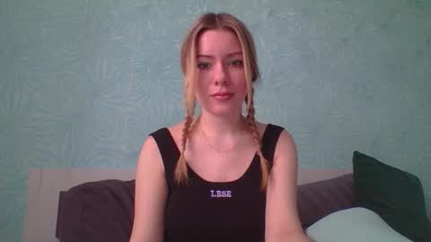 softy_aura online show from March 16, 9:57 am