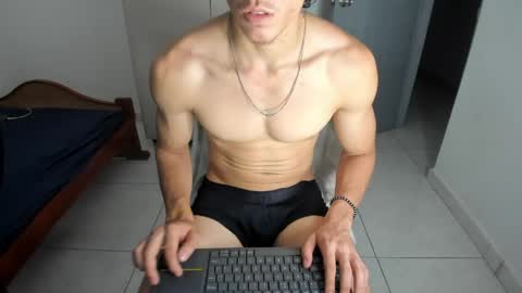 sola_enzo online show from June 6, 7:58 am