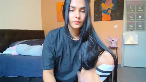 Snapshot of solecitho chatting on September 10, 10:49 am Mila online show from September 10, 10:49 am