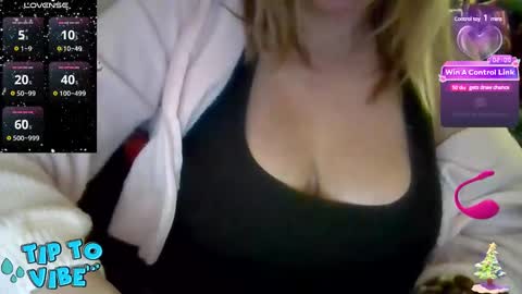 Snapshot of solesticia chatting on December 7, 6:59 am solesticia online show from December 7, 6:59 am