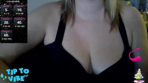 Snapshot of solesticia chatting on December 2, 7:44 pm solesticia online show from December 2, 7:44 pm