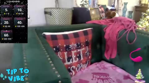 Snapshot of solesticia chatting on December 7, 6:54 pm solesticia online show from December 7, 6:54 pm