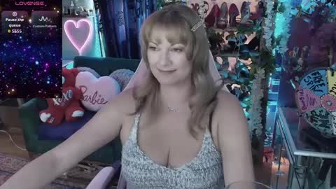 Snapshot of solesticia chatting on September 18, 11:09 pm solesticia online show from September 18, 11:09 pm