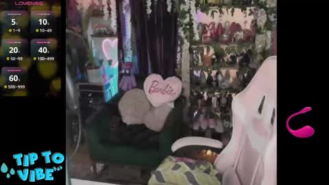 Snapshot of solesticia chatting on March 7, 1:31 am solesticia online show from March 7, 1:31 am