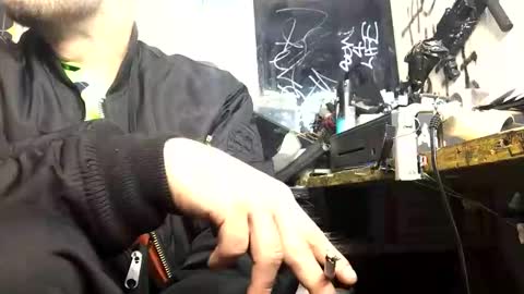 Snapshot of son_e_blacc chatting on December 8, 2:25 am Soni online show from December 8, 2:25 am
