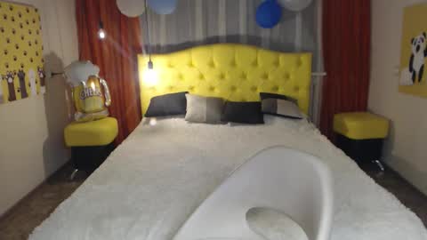 sondrariddle online show from September 17, 11:52 pm