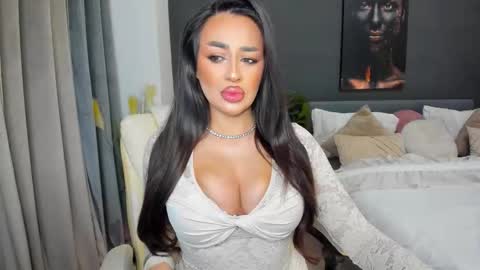 Sonia  Rey online show from December 15, 5:20 pm