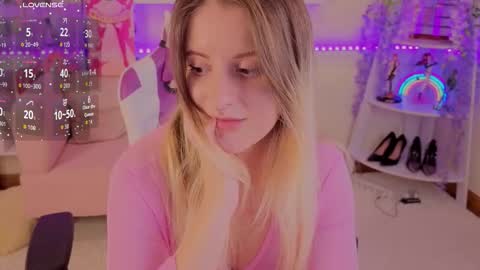 Sonia Meow online show from November 14, 7:10 am