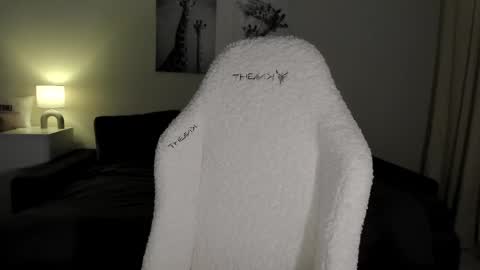 sonia_moon_ online show from March 12, 2:30 am