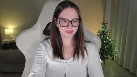 sonia_moon_ online show from December 21, 5:47 am