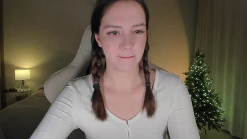 sonia_moon_ online show from December 31, 1:57 am