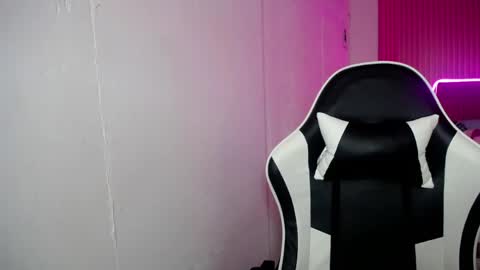 sonic_jess07 online show from May 27, 3:25 am