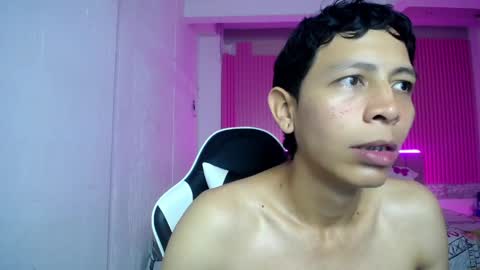 sonic_jess07 online show from May 13, 8:24 am