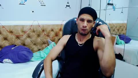 Snapshot of sonicj25_ chatting on March 9, 10:19 pm SONIC online show from March 9, 10:19 pm