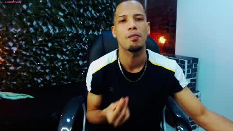 Snapshot of sonicj25_ chatting on February 1, 9:29 pm SONIC online show from February 1, 9:29 pm