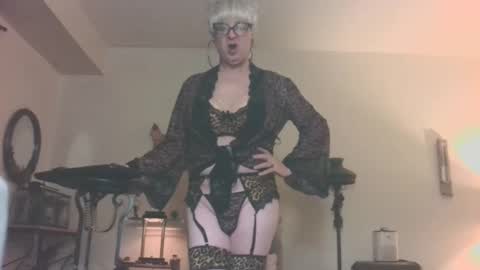 Snapshot of sonjastunning chatting on December 2, 7:19 am Silicone Sonja. online show from December 2, 7:19 am