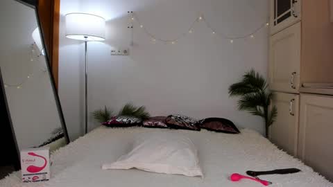 Snapshot of sonya_baby chatting on February 28, 3:15 pm SONIA online show from February 28, 3:15 pm