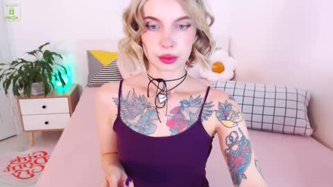 Snapshot of sonyalime chatting on February 19, 7:28 am Sonya Lime online show from February 19, 7:28 am