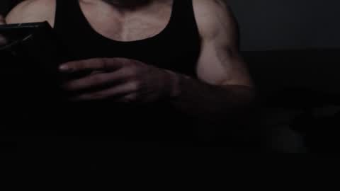 soonhomelessmuscle online show from December 3, 1:15 am