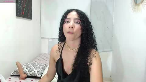 Snapshot of sophi_baby chatting on March 10, 2:17 am Sophi baby online show from March 10, 2:17 am