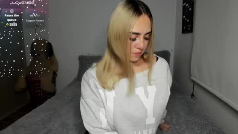 Snapshot of sophi_moreno chatting on March 4, 2:06 am Sofi online show from March 4, 2:06 am