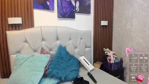 Sophi Thaylorr online show from October 16, 2:06 pm