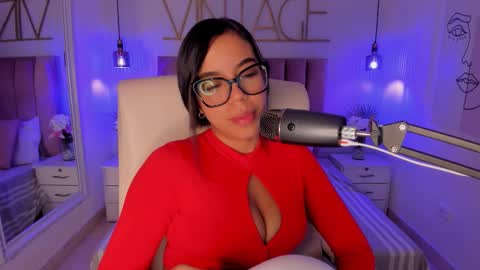 Sophie Hill  online show from November 4, 8:43 pm