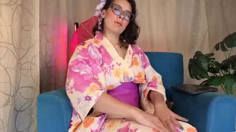 Sophia online show from May 8, 10:10 am