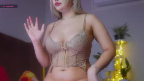 Sophia online show from April 2, 8:27 pm