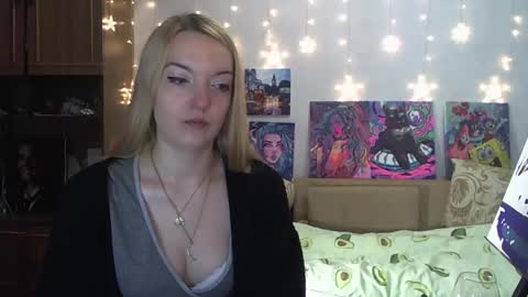 Snapshot of sophiasonata chatting on December 3, 2:22 pm SophiaSonata online show from December 3, 2:22 pm
