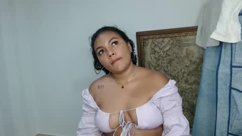 sophiaxguzman online show from September 17, 5:33 am