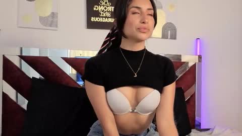 sophiconelly online show from October 8, 4:46 pm