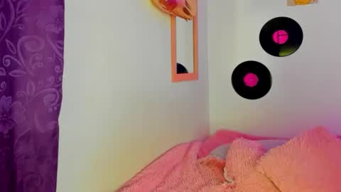 Sophie online show from December 1, 5:27 am