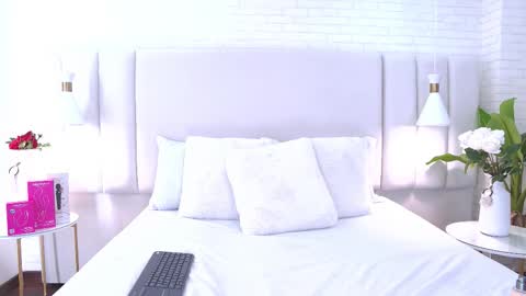 Snapshot of sophie_deargb chatting on September 13, 9:06 pm Sofia santodomingo online show from September 13, 9:06 pm