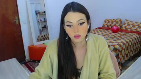 Sophie Fantasys online show from May 18, 7:31 pm
