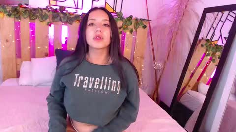 sophie_moon24 online show from February 12, 9:22 pm