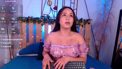 sophie_moon24 online show from December 12, 8:21 pm