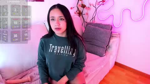 sophie_moon24 online show from February 25, 9:26 pm