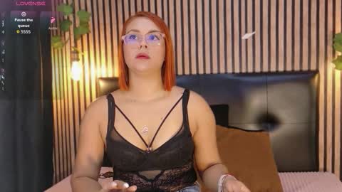 Snapshot of sophie_new25 chatting on September 18, 12:31 pm sophie_new25 online show from September 18, 12:31 pm