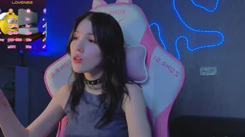 sophie_nomenal_ online show from December 17, 4:41 am