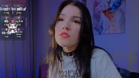 sophie_nomenal_ online show from November 14, 10:00 pm