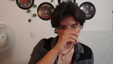 sophie_ross1 online show from September 28, 3:04 am