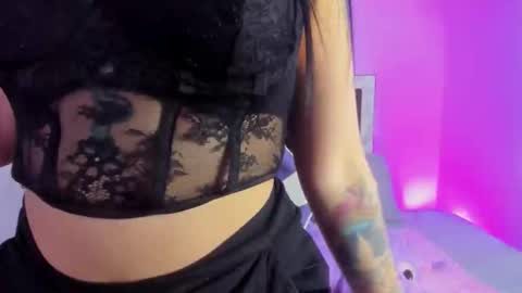 sophie_soft69 online show from November 15, 7:32 am