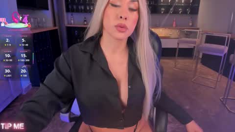 Snapshot of sophiebarnett_ chatting on September 19, 11:30 pm Sophie online show from September 19, 11:30 pm