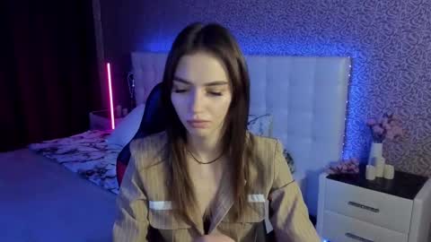 Sophie online show from February 23, 11:00 am