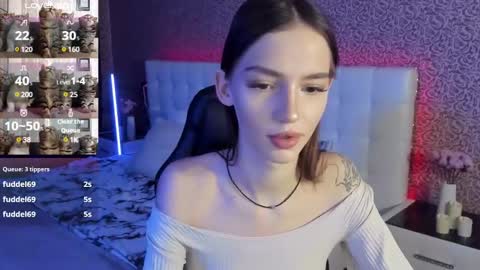 Sophie online show from February 6, 10:04 am