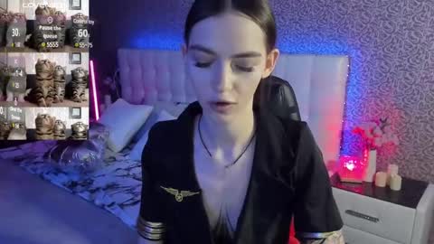 Sophie online show from March 10, 11:45 am