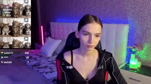 Sophie online show from March 4, 11:51 am