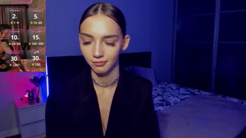 Sophie online show from October 3, 4:37 pm